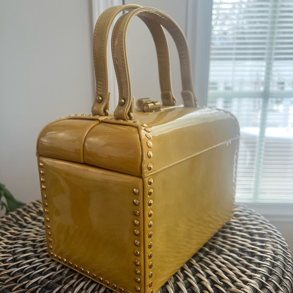 Vintage patent leather box bag from the 60’s
